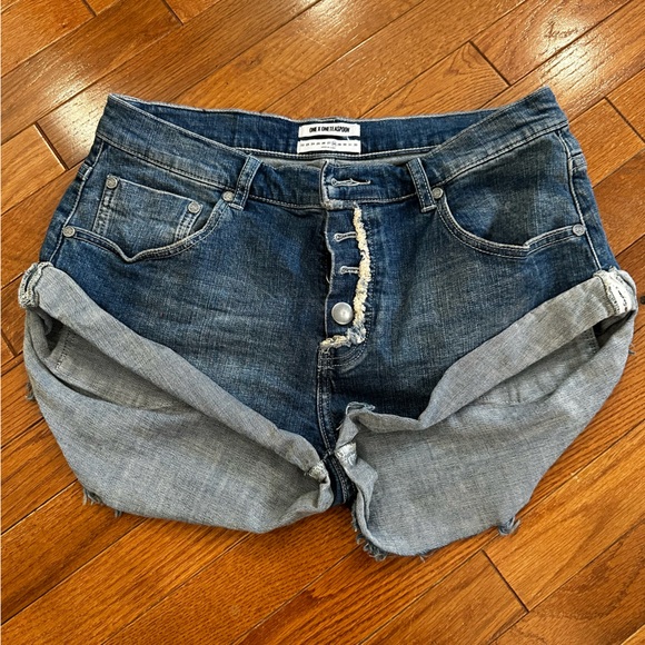 🎉 NWOT 🎉 One Teaspoon Bandits Sea Monster Jean Shorts Size 28 - Picture 2 of 5